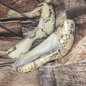 Gianni Bini Snake Skin Print Heels size 8M in great worn condition